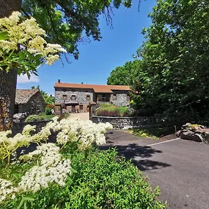 Le Clos Des Pierres Rouges Frühstückspension Saint-Privat-dʼAllier