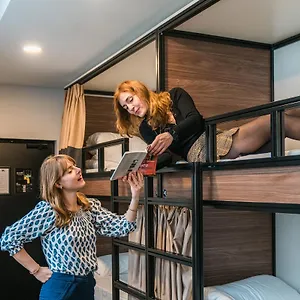 Beau M Hostel Paris